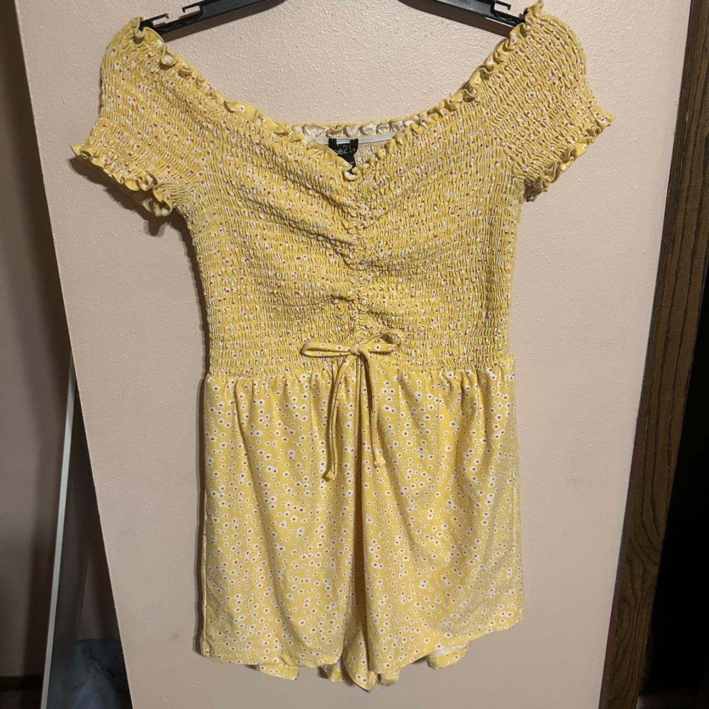 Yellow ROMPER SIZE L fits medium as well RUE 21